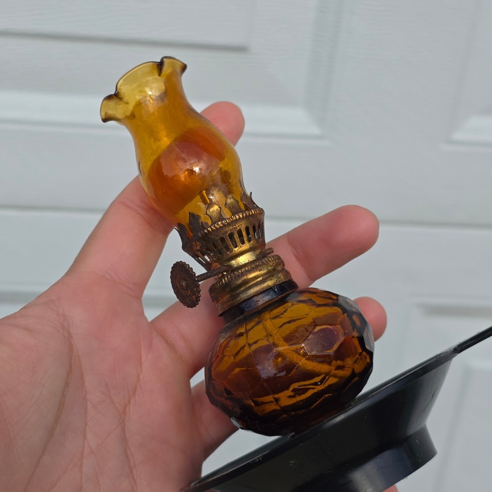 Vtg Home Decorative Products Amber Glass Miniature Oil Lamp hurricane ruffle - Picture 7 of 15